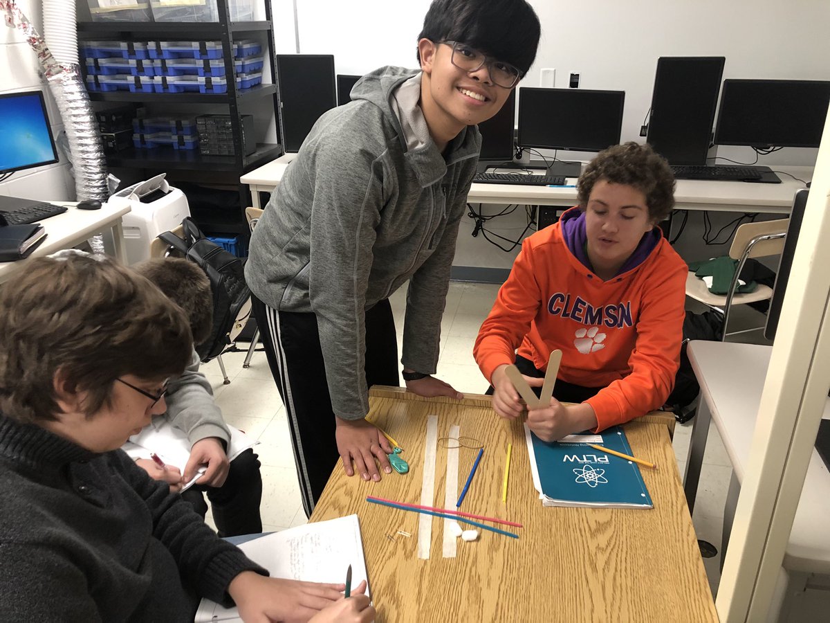 NPHS_TechEd's tweet image. Instant Design Challenge Friday! 3.6 Fling Machine! #pltw #iedpltw #gelinastech