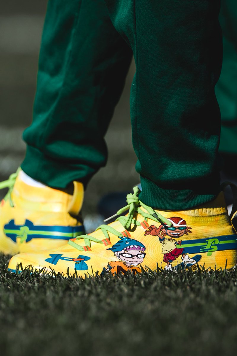 nyjets's tweet photo. Robby's Rocket Power cleats today were way too clean 🔥

🚀 @youngamazing9 🚀 https://t.co/2zxRi4VfEp