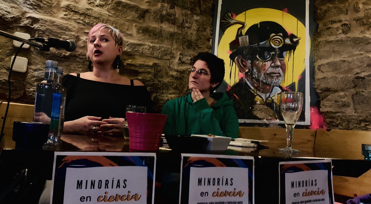 CASsalgado's tweet image. ⁦@MoxyAgi⁩ conversing on diversity with beer and wine ⁦@IGFAE_HEP⁩ #ScienceWeek2019