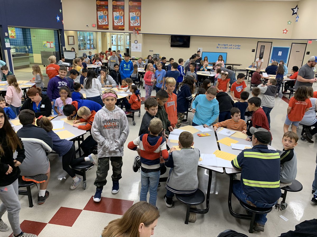 7HillsSammons's tweet photo. What great way to end our week! 2nd grade had their first writing celebration. We became experts about different topics! #proud @7HillsNISD #2ndGradeLEADS #TCRWP https://t.co/6klcP0tY8v