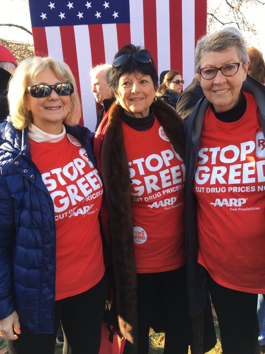 MaryRoberge4's tweet image. With @MaryRoberge4 @Kathie66788 @DorschKaren @BevCotton9 @CoryBooker NH primary filing #FITN. Waiting to hear mention of prescription drug prices #StopRxGreed @AARPNH