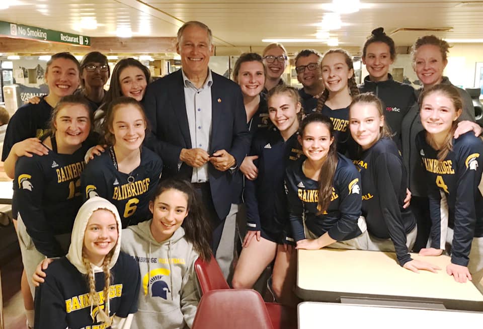 island_303's tweet photo. The BHS Varsity Volleyball team wrapped up their season with a trip to the district tournament. Although they played hard, they lost to Lakeside. On the ferry ride home last night, they ran into Spartan fan Governor Jay Inslee -- what an ending to a memorable season. #bisd303 https://t.co/oGNliOj23H