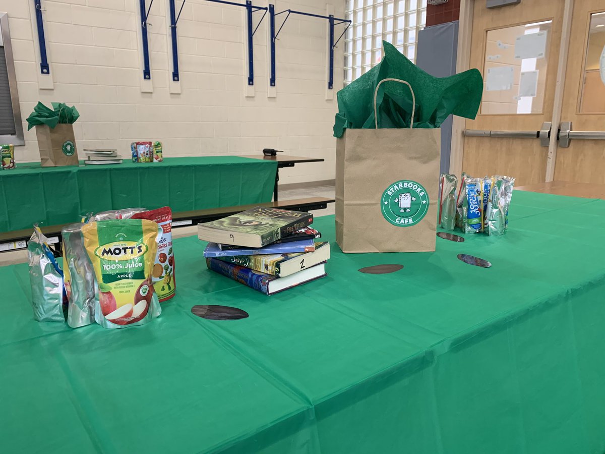 AP_PaceWalker's tweet photo. Today was an amazing day!! Our ILT @lyfetymeteacher is one of the best in PGCPS!! Our First Annual StarBOOKS Cafe and Storybook Parade was a HIT! https://t.co/rBPVPzZCfr