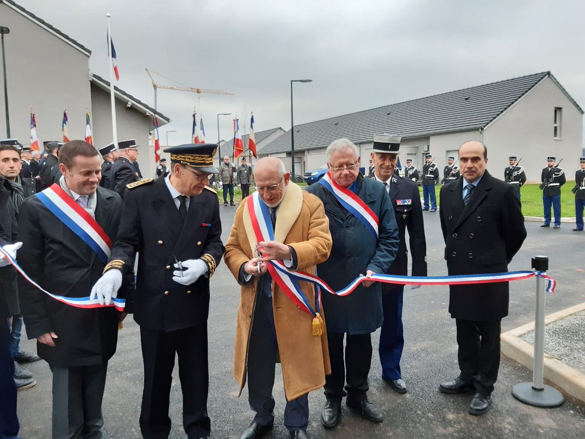 berthier_l's tweet photo. Très heureux d’avoir participé à l’inauguration de la caserne #ArnaudBeltrame du PSPG de la centrale @EDFChooz . Le regroupement des gendarmes à proximité de la centrale renforce sa sécurité ! https://t.co/w2sdXL1XtX