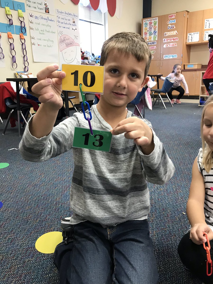 MrsBellomy's tweet photo. Building teen numbers is fun with links! #WeAreRennell @rennellredhawks https://t.co/pTYzNNEGpP