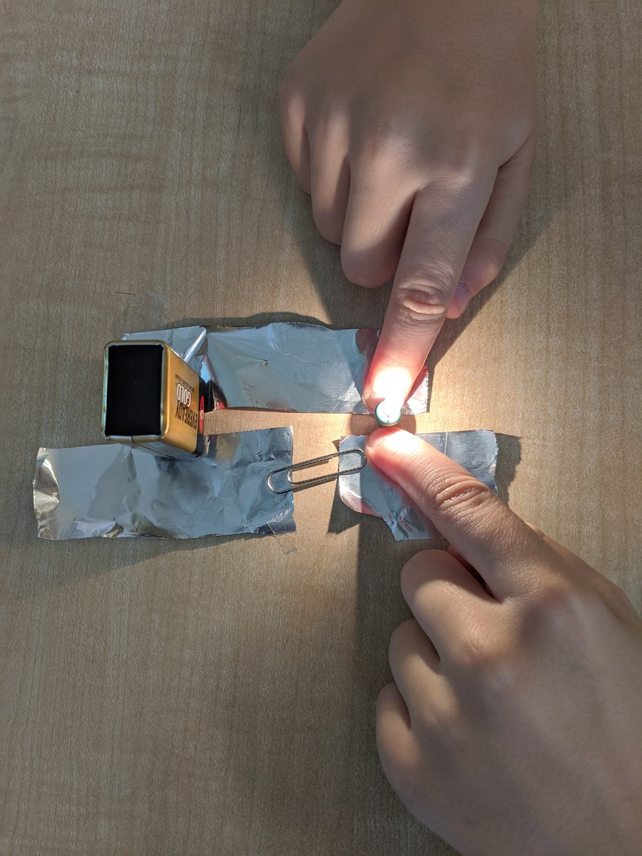missthomson55's tweet photo. Grade 6 spent the week learning all about electricity! Today, we learned about conductors and insulators. I am an avid believer in "kitchen experiments." Making experiments that students can replicate at home makes them more memorable. 💡 https://t.co/kMtRwEGA2f
