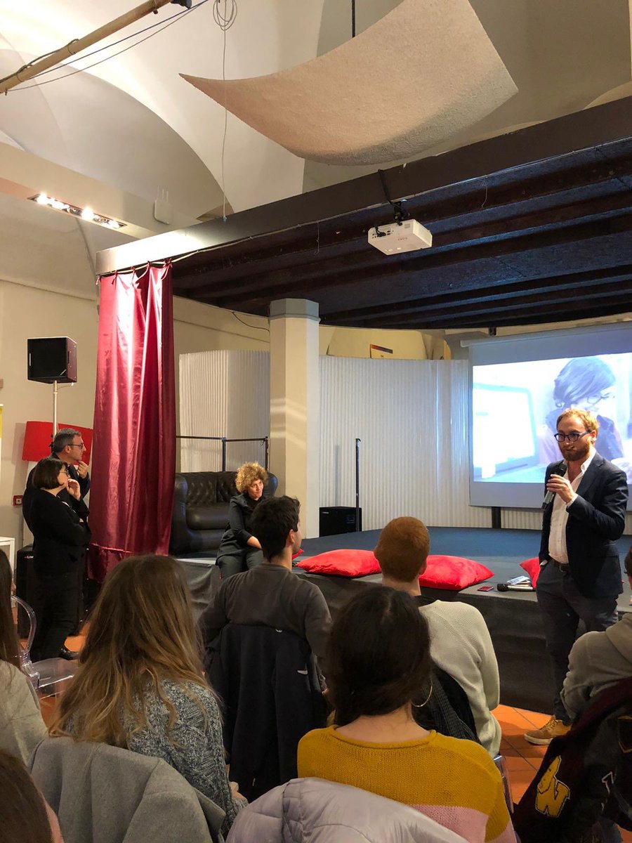 #FoodDiplomacy #CenaBiblica: “Siamo in un’epoca dove siamo tutti connessi ma non in relazione. Tutto si può fare con il cibo, strumento di aggregazione e di condivisione che non fa sentire nessuno solo”
@savinogiuseppe di <a href="/VazappHub/">Vazapp Hub Rurale</a>.
<a href="/saroversi/">sara roversi</a> <a href="/ClaudiaLarix/">ClaudiaLarix 🌍💞</a> <a href="/donciucci/">Andrea Ciucci</a>