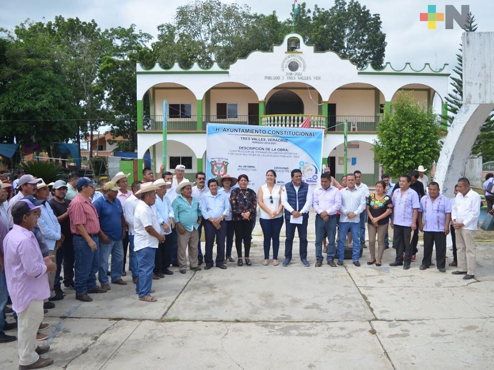 MasNoticiasRTV's tweet photo. 🚧👷‍♂️🧱Inicia construcción de domo en la comunidad chinanteca de Poblado Tres en #TresValles

✍️Alejandro Narváez @MalcriadoCuenca 

Link 👇

https://t.co/C1JZNmEMhp https://t.co/ZJXJIPkOuH
