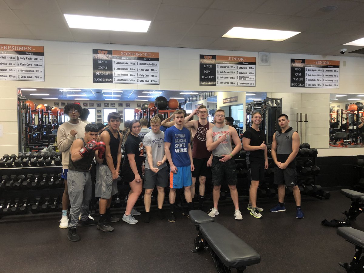 BrehmPE's tweet photo. Fit for Life and Performance Training each reached their goal of lifting 1,000,000 lbs this week. Good lesson in goal setting, programming, and teamwork. #wdppride https://t.co/I1oRLzOhoS
