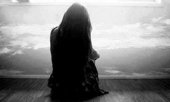 다시 한 번 물을게요.
그래도 "가라" 하면 . . . 
버틸 수 만은 없는 일이기에
다시 한 번 묻는 거에요.
정말 나 없이도 
행복할 자신 있나요.
그러면 지금 이별이군요.
사랑은 장난이 아닌데. . .