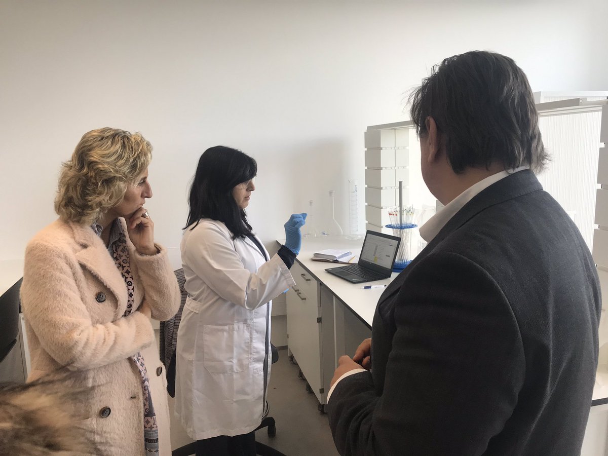 morecolab's tweet photo. Hoje recebemos a visita da Ministra da coesão territorial, Ana Abrunhosa. Acompanhada pela professora Isabel Ferreira, Secretária de estado da valorização do interior, que lhe veio dar a conhecer o colab. #morecolab https://t.co/3u2gLag4wS