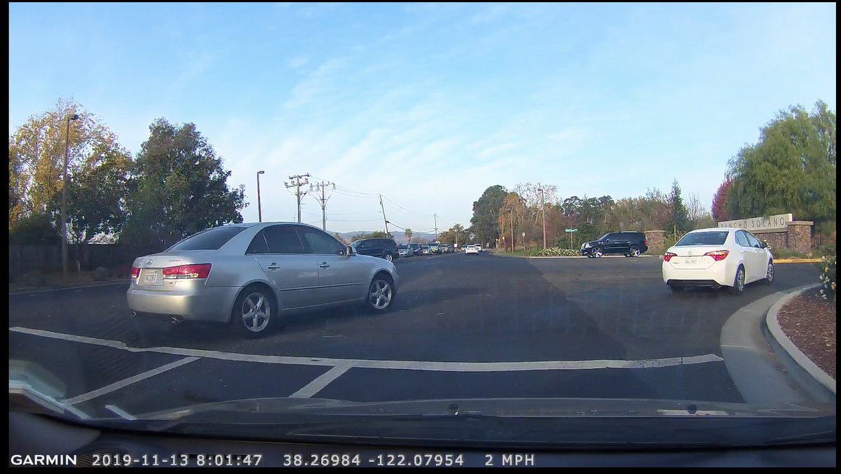 KallyKavanaugh's tweet photo. @BGaleWilson1 @FairfieldPolice Hyundai Sonata 7AID387 11-13-19
Dangerous Turn. Illegal Turn. Cutting Traffic. Putting Children At Risk!!
@BGaleWilson1  @FairfieldPolice https://t.co/4mHIw362JZ