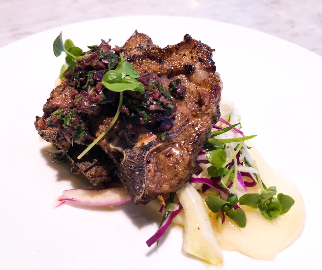 TheSassafraz's tweet photo. Moroccan spiced lamb chops | Kalamata salsa verde, sweet &amp; sour cabbage slaw, parsnip purée
.
.
.
#appetizers #sharingplates #lamb #lambchops #moroccanspice #fallfood #dinner #toronto #torontofood #torontoeats #toreats #yorkville #sassafraz https://t.co/S2v5ubYbGl