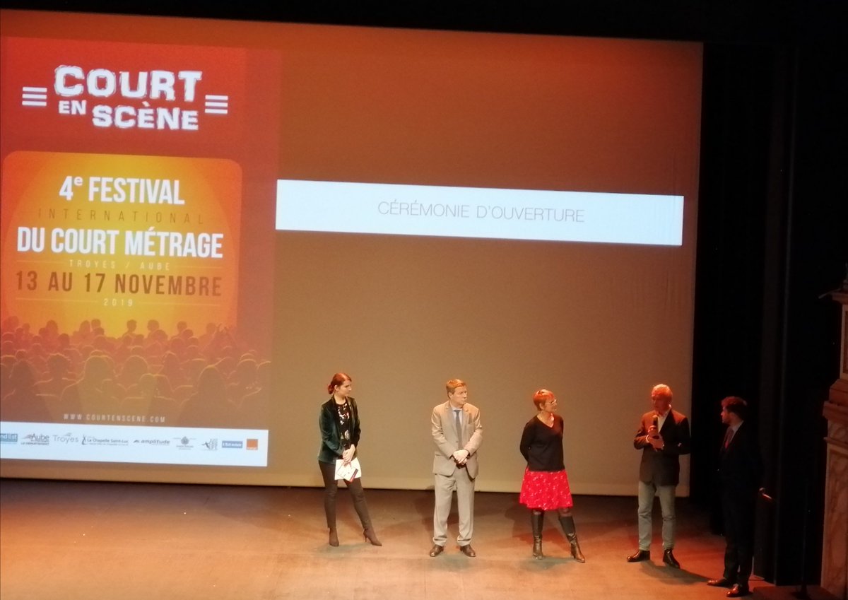 amagloire2020's tweet photo. Cérémonie d'ouverture du 4eme festival international du court métrage #courtenscene #troyes https://t.co/wf53PSazja