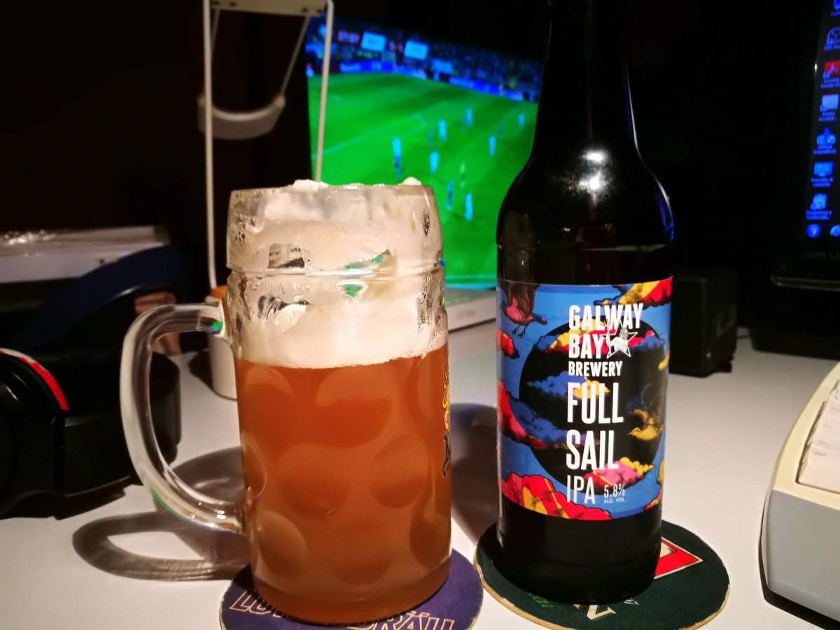 #Italy vs #Bosnia and #Irish #IPA #beer...  😀🍺
.
.
.
#italiabosnia #italybosnia #europeanqualifiers #italy🇮🇹 #italia #azzurri #birra🍺 #birraartigianale #craftbeer #craftbeerpics #galwaybaybrewery #galway #fullsailipa