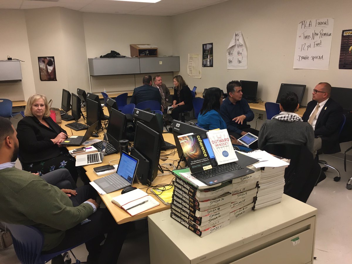 Amazing principals leading their own learning. Shared ownership of outcomes across their networks. #hartfordproud. <a href="/ChiefOfSchools/">Evette Avila</a> <a href="/HartfordSuper/">Dr. Andraé Townsel</a> <a href="/DrAVM2015/">Dr. Alberto Vázquez Matos, EdD, PhD</a>