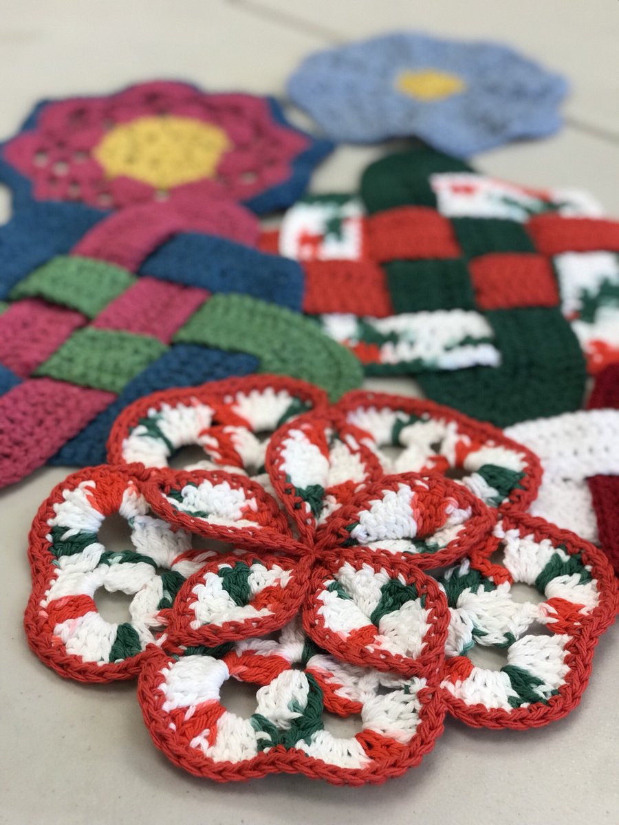 elspethheyworth's tweet photo. ehcw hosted a Peacock Craft and Bake Sale, which show-cased beautiful pieces of craft and baked goods created by local artists
#seniors #Vaughan #CityofVaughan #ehcw1 #elspethheyworthcenrte #communitycentre #seniorsprogram #craft #bake #craftandbakesale https://t.co/mmupXtyp3f