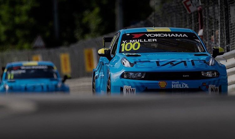 Leunis Jacques (@jacquesleunis) on Twitter photo Changement d’horaire à Macao.
Pour voir <a href="/yvanmuller/">Yvan Muller</a> s’élancer en pôle position du #WTCR sur le circuit en ville le plus spectaculaire au Monde, il faudra se réveiller un peu plus tôt que prévu. Rdv à 7️⃣ H 1️⃣5️⃣ sur @Eurosport 2 avec <a href="/NatBerthon/">Nathanael Berthon</a>
@FIA_WTCR Changement d’horaire à Macao.
Pour voir <a href="/yvanmuller/">Yvan Muller</a> s’élancer en pôle position du #WTCR sur le circuit en ville le plus spectaculaire au Monde, il faudra se réveiller un peu plus tôt que prévu. Rdv à 7️⃣ H 1️⃣5️⃣ sur @Eurosport 2 avec <a href="/NatBerthon/">Nathanael Berthon</a>
@FIA_WTCR
