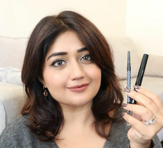 corallista's tweet photo. There’s so much choice online when it comes to eyeliners, but how do you choose the right one? 🧐 Head over to The Magazine on Amazon to watch my guide to buying the best eyeliners online ☝🏼 Swipe up on my stories to watch! https://t.co/DSKnCBPsqX https://t.co/1hSNGQDykY