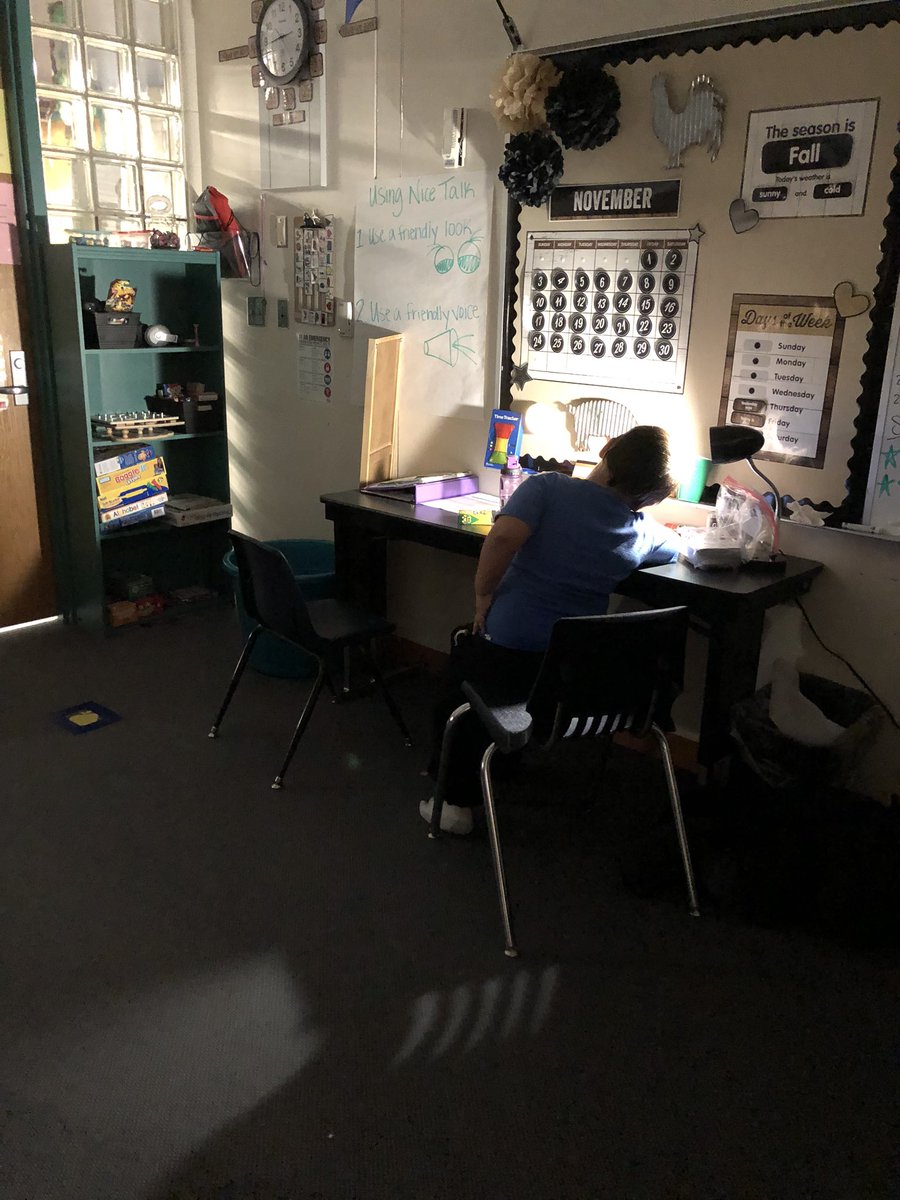 JenessaMaldo's tweet image. We got a lights off party to end the day for ROCKING it and learning so much today!! #EESLearn