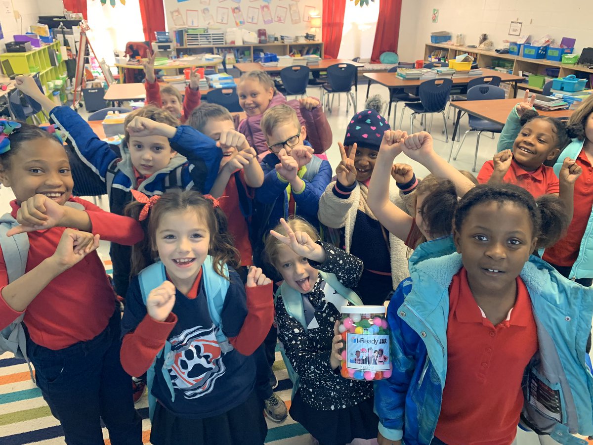 ddixon120's tweet photo. Whoa!! We were so excited when we filled our iReady jar today, so we had to HIT THE WHOA!! @ORourkeES #learningleading https://t.co/GBnUec2sIQ