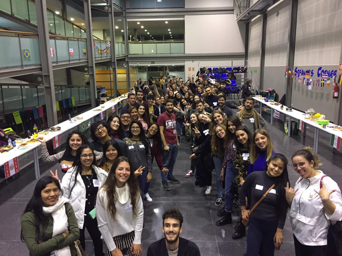 ¡Bienvenidos! // Welcome! // Benvenuti! // Willkommen! // Bienvenue! // Bem-vindos! 😄 

¡El <a href="/cluberasmusumh/">Club Erasmus Umh</a> y <a href="/GlobalUMH/">Global UMH</a> han organizado una cena para dar la bienvenida a nuestros y nuestras #estudiantesUMH más internacionales! 👏😋