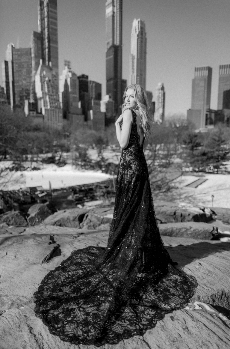 pninatornai's tweet photo. Keeping things looking glamorous in Central Park with #MetallicCollection Style 1473
Photo: Joseph Lin Photography
Glam: Glam Delivery https://t.co/epwfN9504u