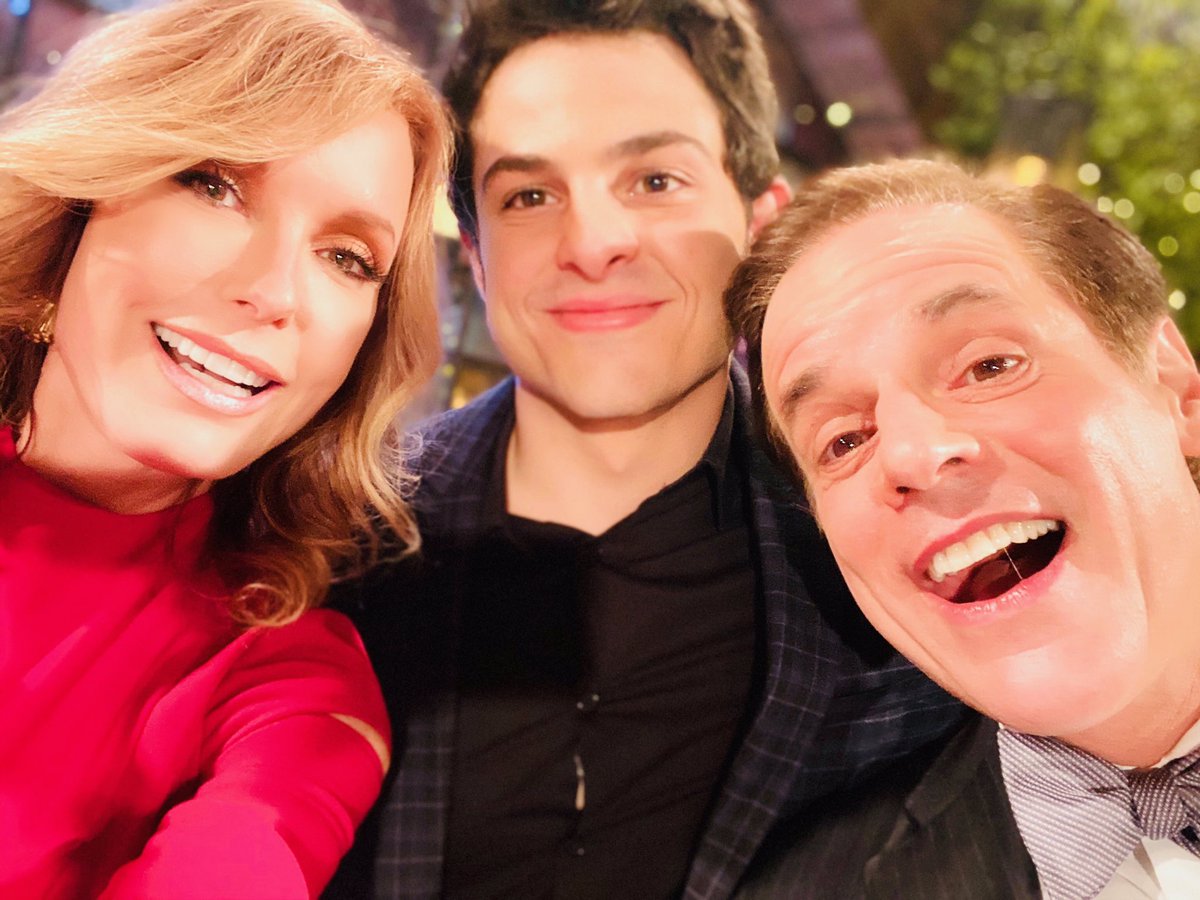 Young & The Restless (@yrinsider) on Twitter photo It's Beginning to Look a lot Like Christmas! Fen and <a href="/ZachTinker/">Zach Tinker</a> are home for the holidays! #YR It's Beginning to Look a lot Like Christmas! Fen and <a href="/ZachTinker/">Zach Tinker</a> are home for the holidays! #YR