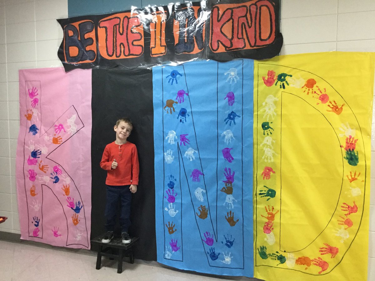 KotlowskiTanya's tweet photo. I love this! Don’t we all need more of this? Thank you to our staff for making this for our elementary school. #bekind #necedahpride https://t.co/ivgQlYLt2T