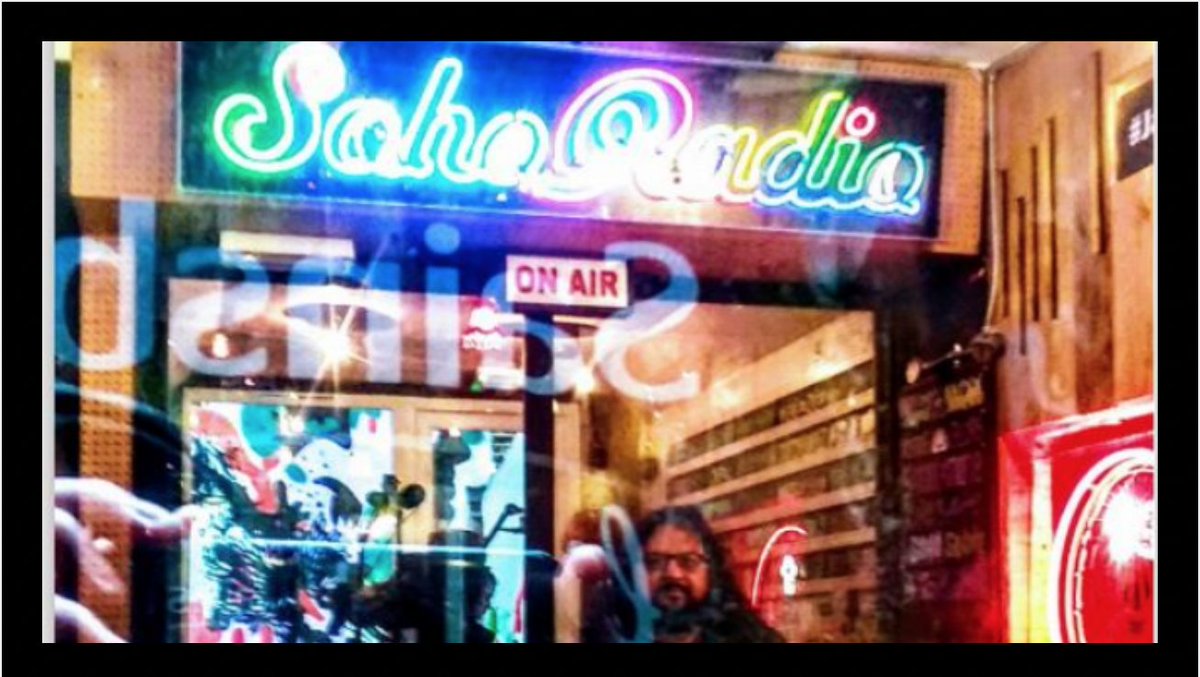 London's @SohoRadio @MorningGlorySoh spoke to TexasBob Juarez of #TVPersonalities today about his new #Sparklestars' LP and @CreationDream_ Machine's Nov 22 event @TheHiHatLA, also playing @LUCKYxLOVEband & @ItsMagicWands ~ sohoradiolondon.com 
Tickets tinyurl.com/yfwhwt7h