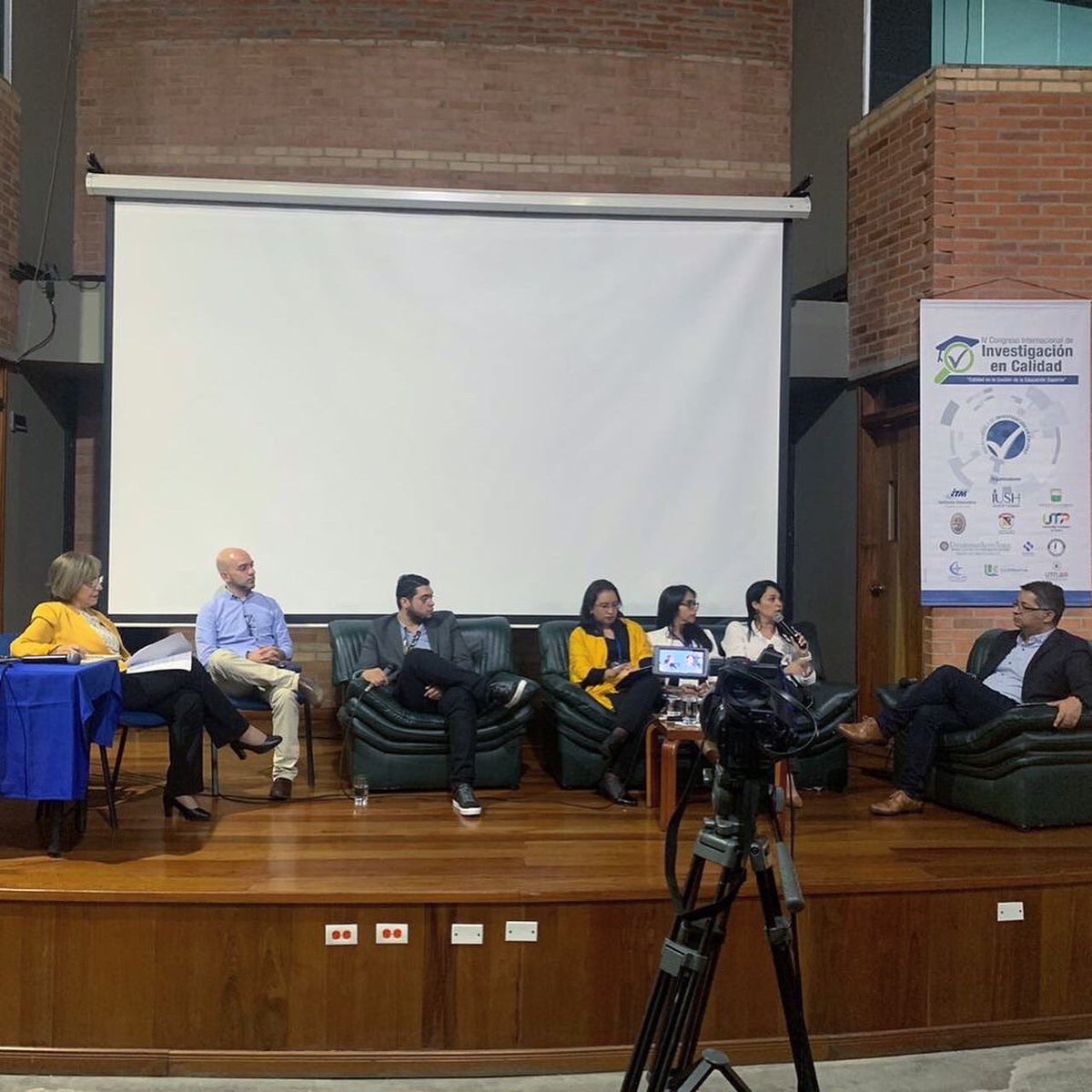 Red_Calidad's tweet photo. Panel de Rectores en el marco del IV Congreso Internacional de Investigación en Calidad. https://t.co/OcDvAG2Ax1