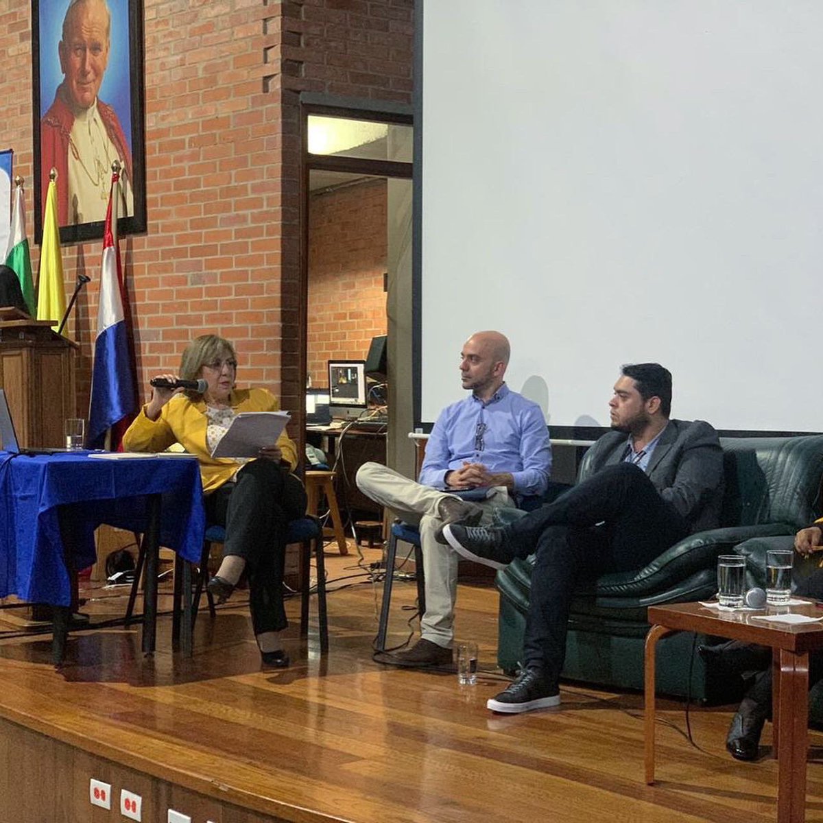 Red_Calidad's tweet photo. Panel de Rectores en el marco del IV Congreso Internacional de Investigación en Calidad. https://t.co/OcDvAG2Ax1