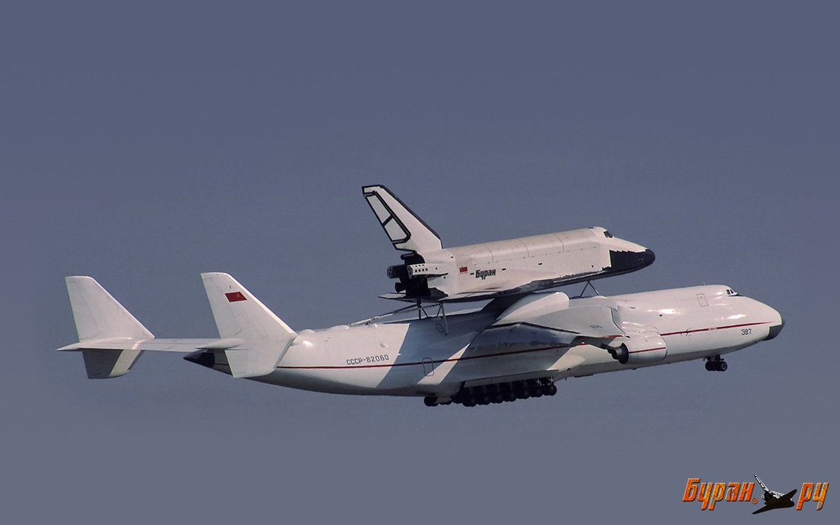 Après sa remise en état, Buran sera transportée en France, au Salon du Bourget, pour y être présentée comme pièce maîtresse de l’événement. Elle survolera les Champs-Elysées, encadrée par la Patrouille de France, avant de retourner en URSS pour son 2ème vol.