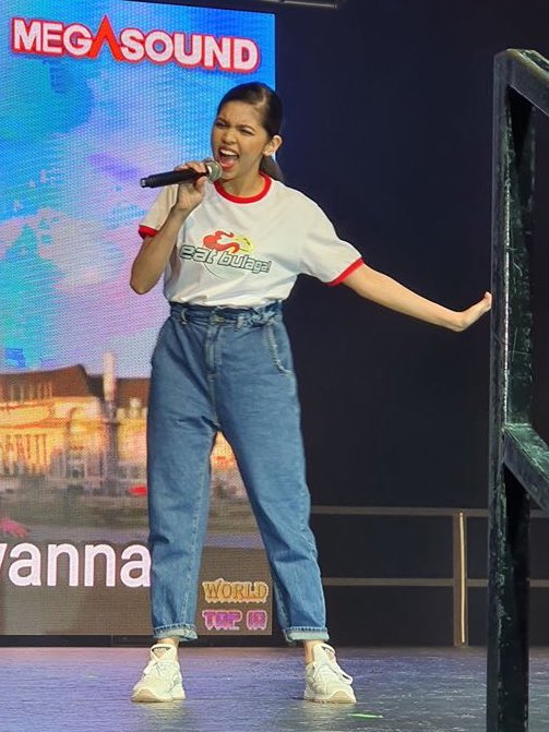 MoanaG1011's tweet photo. @mariaalexa1985 Hindi Lang TOTOOng Atards si Mam Maine bka pati Pants ni Ser suot niya ang luwag Kaya at may tali sa EH pang lalaki style. Ako Lang ito pansin. #wag ipilit blueys๐งฆ๐
#MamSer
#FriendshipGoals
#Co-worker/friends
#ALDUBLiveInDubai
#EB40Dubai
#ALDUBxADN52ndMonthsary https://t.co/UDPdsLxBXq