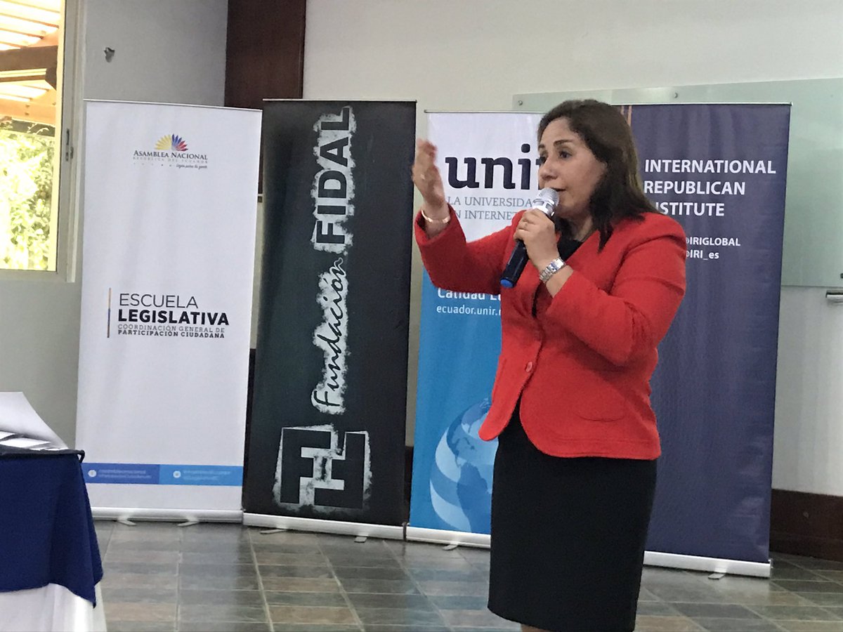 P_CiudadanaAN's tweet photo. #Puembo| #ProgramaExpertoParlamentario La expositora Ana Lilian Vilela del Perú da apertura a esta jornada de capacitación con el  primer tema “Principios y Responsabilidades del Asesor Parlamentario” https://t.co/tkMMRScrt2