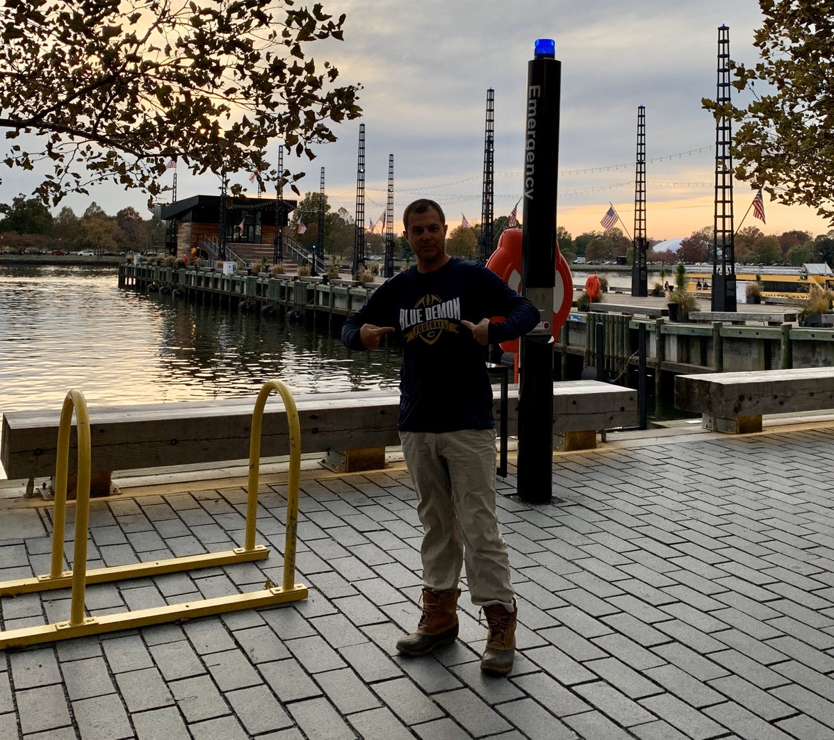 Representing the Blue Demons in Washington D C tonight for Coach Inge Go Blue Demons beat Hidden Valley. #BlueCollarBlueDemons @Sam_Inge12 <a href="/demons1football/">Blue Demon Football</a>