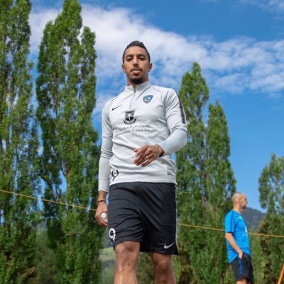 #سالم_الافضل_في_اسيا
سالم الدوسري جدير ان ينال جائزة افضل لاعب اسيوي.
لكن الاتحاد الاسيوي معروف انه يحارب كل ماهو هلالي.
سالم بطل ونجم سيحقق باذن الله مع نجوم الهلال الاهم البطولة...!