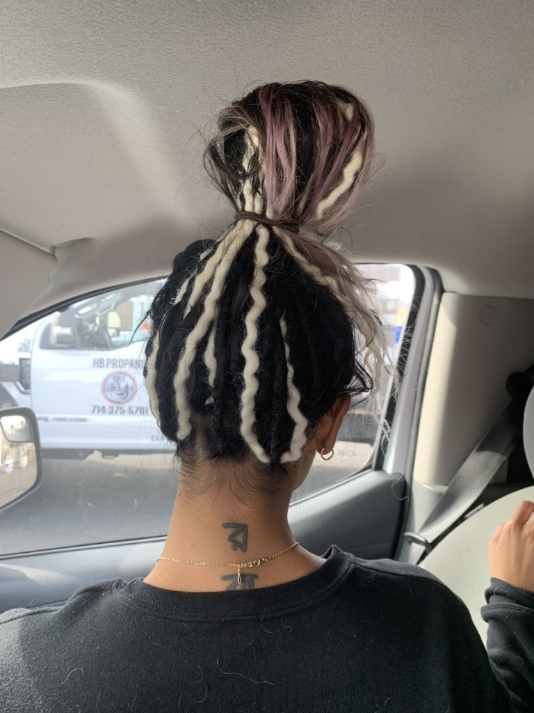 KhristyneH's tweet image. So many changes happening on a inner-level... I felt led to express these changes externally #partialdreads