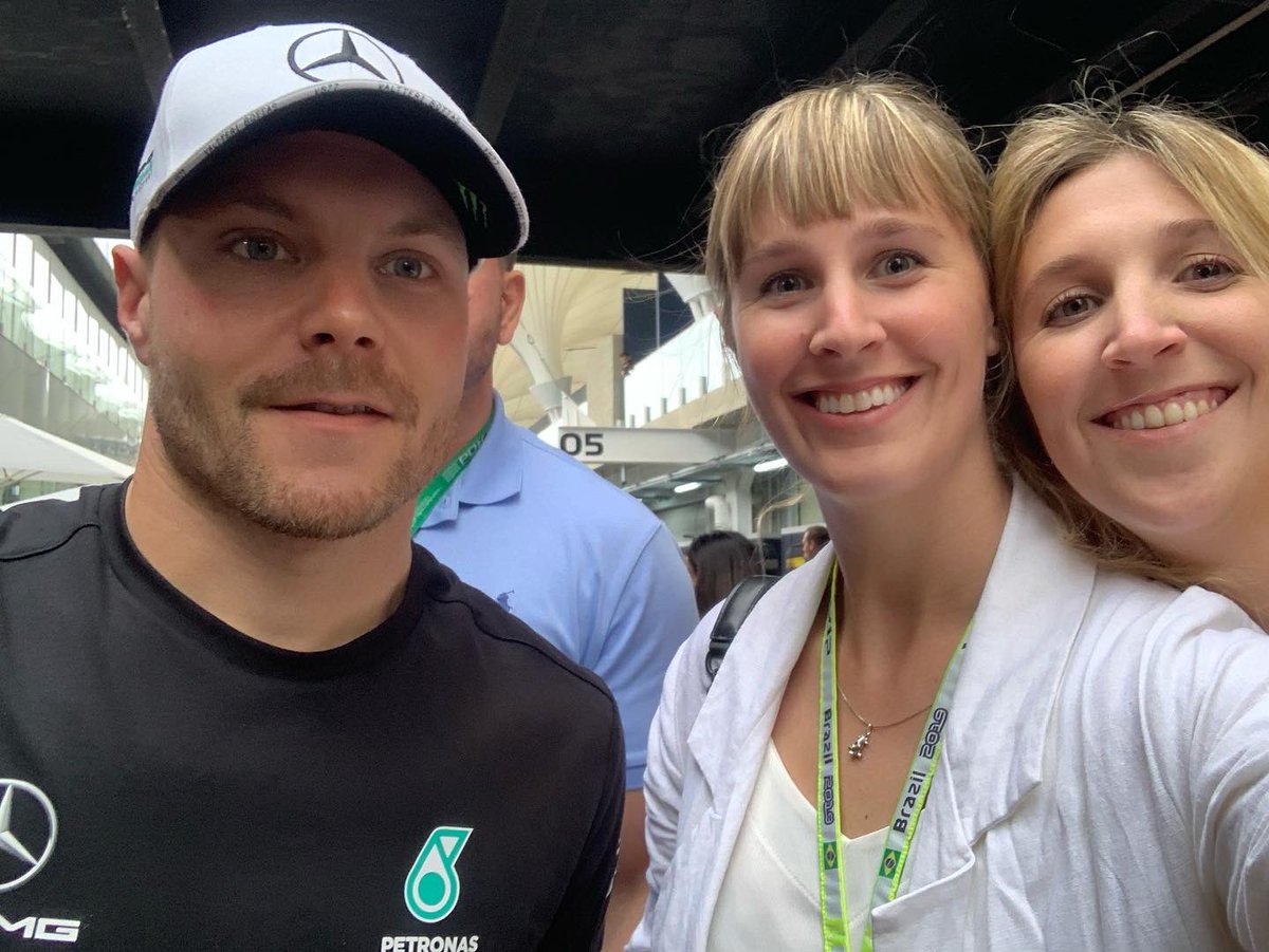 juliballario's tweet photo. Pongámosle ▶️ al modo cholulas del día! 🤩  Ayyyyyyyy! Que día!!!! Inolvidable #f1 #braziliangp #paddockf1 #gpbrasilf1 #gpbrasil https://t.co/ZhEBfYNJ0y