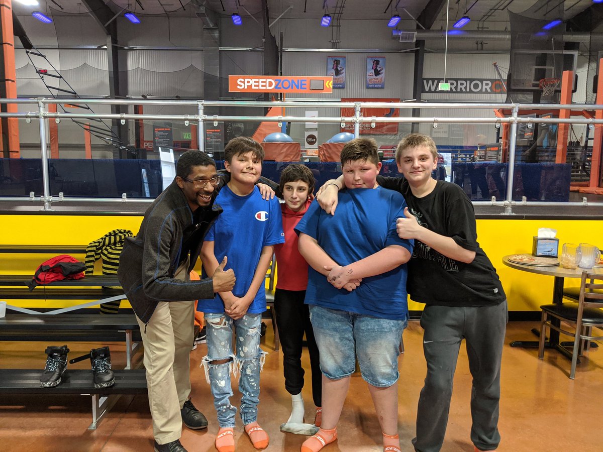 RileyjRiehl's tweet photo. Could not say enough nice things about Imani @skyzone in Bismarck. They opened up their doors to let us come bounce, and eat pizza. #rockstarservice https://t.co/z7M6z7dvg6