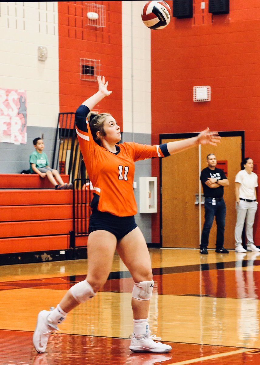 WakelandVB's tweet photo. First team all-district: @RyleeWilliams16 and @ellebelle_09 https://t.co/OZCUluTKvv