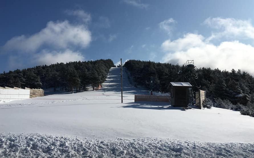 Mañana apertura de la temporada 2019-2020 en la estación. Os esperamos.  40 cm espesor polvo. Todas las pistas abiertas.