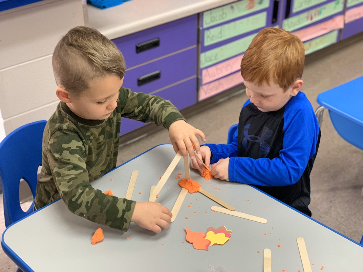 sarah61286's tweet image. Pre K STEM Challenge: make a free standing tree with popsicle sticks, playdough and cutout leaves #usingourimagination #teamwork #letsgetcreative @barkleybridge @Towers_Tina