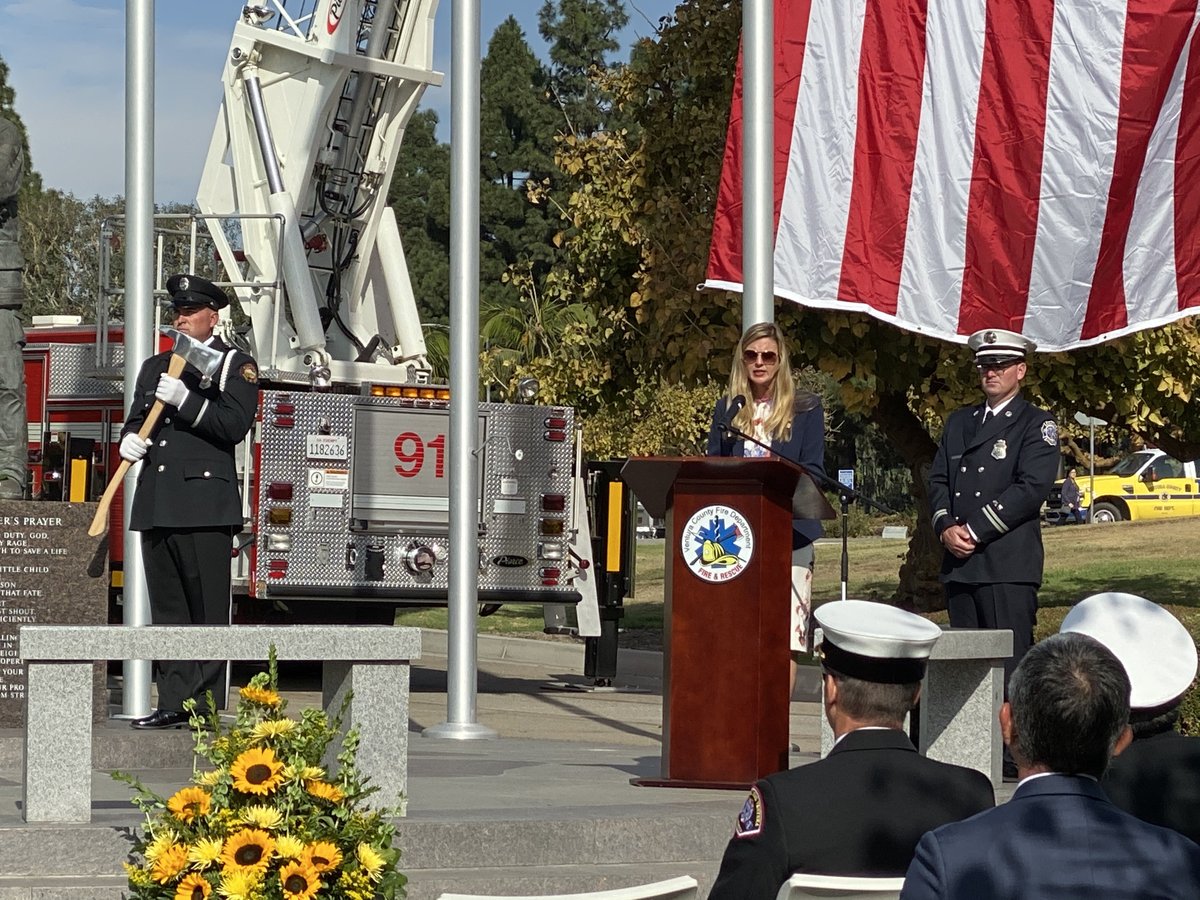 long_km's tweet photo. It was my honor today to speak at the 15th Annual Fallen Firefighters Memorial Service.  Hundreds gathered to honor those who have given the ultimate sacrifice to protect us. 

I thanked Cory Iverson’s wife and family personally for his bravery and their collective sacrifice. https://t.co/upMWYsAtwS
