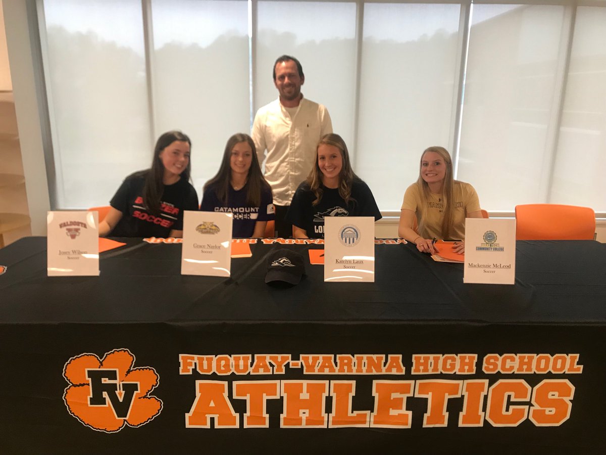 fvhsbengals's tweet photo. Congratulations Bengals for committing to play at the next Level!!! https://t.co/VwJCqEduDJ