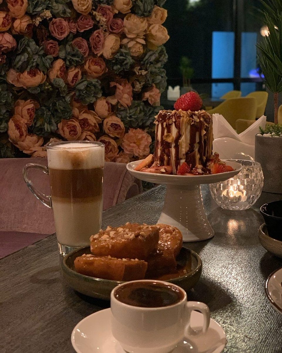 jeddah_cafe2's tweet photo. كافيه ومطعم تاوة طريق الكورنيش #جدة
قهوة تركي💆🏻‍♀️10/10ب19
لاتيه8/10 ب27
كيكة التوفي9/10 ب49
آيس كريم تاور الكمية تكفي 3 10/10 ب126
الطعم بالنسبه لكل الطلبات ممتاز 
الويترز متعاونين وخلوقين وسريعين 👍🏻❤️
المكان جداً رايق وديكوراته جميييله🌸💕
https://t.co/aRAQcR9jFw https://t.co/rDdRpTRR6y