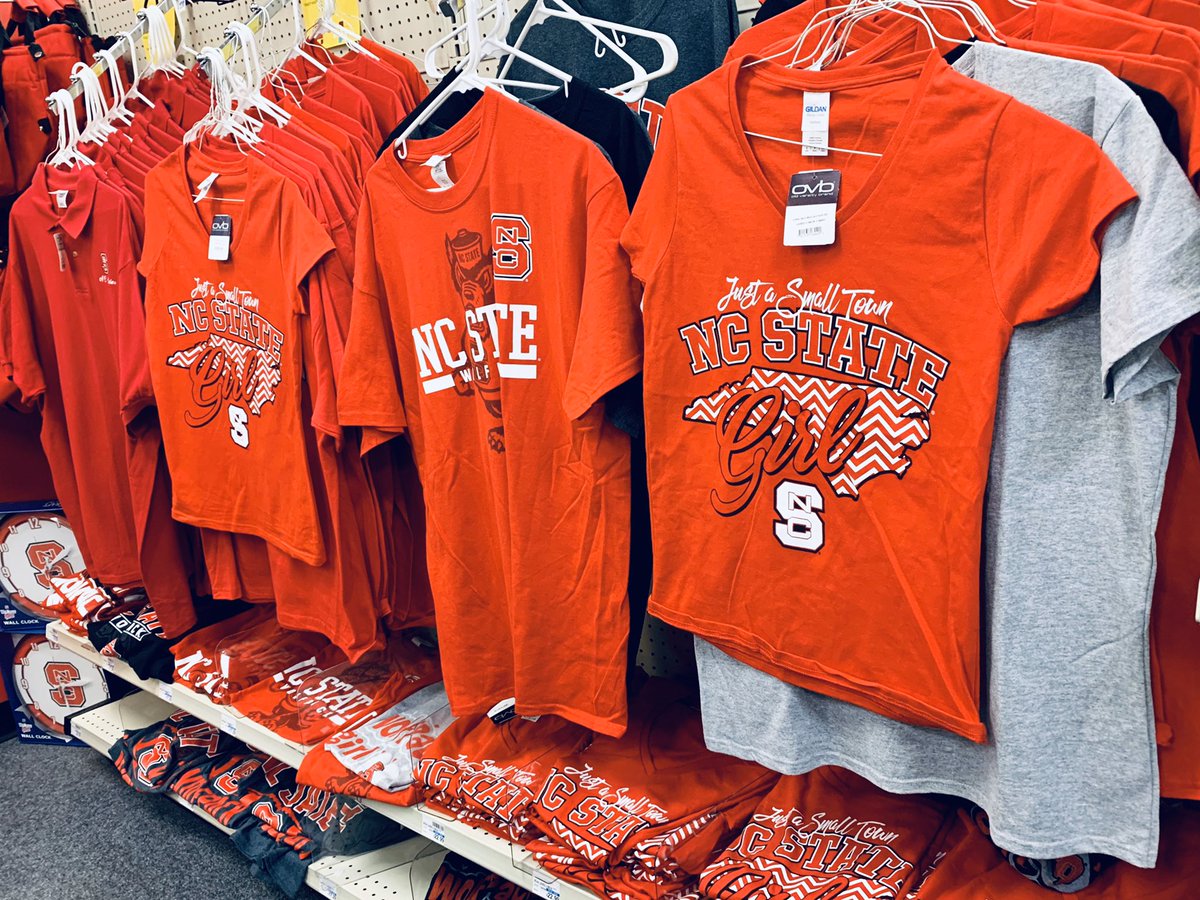 JennLopezRPh's tweet photo. Raleigh is showing their spirit for Christmas and college sports!  🤘🏻🎄❤️ #GoPack #d3finishstrong https://t.co/Kai3cuvtsZ