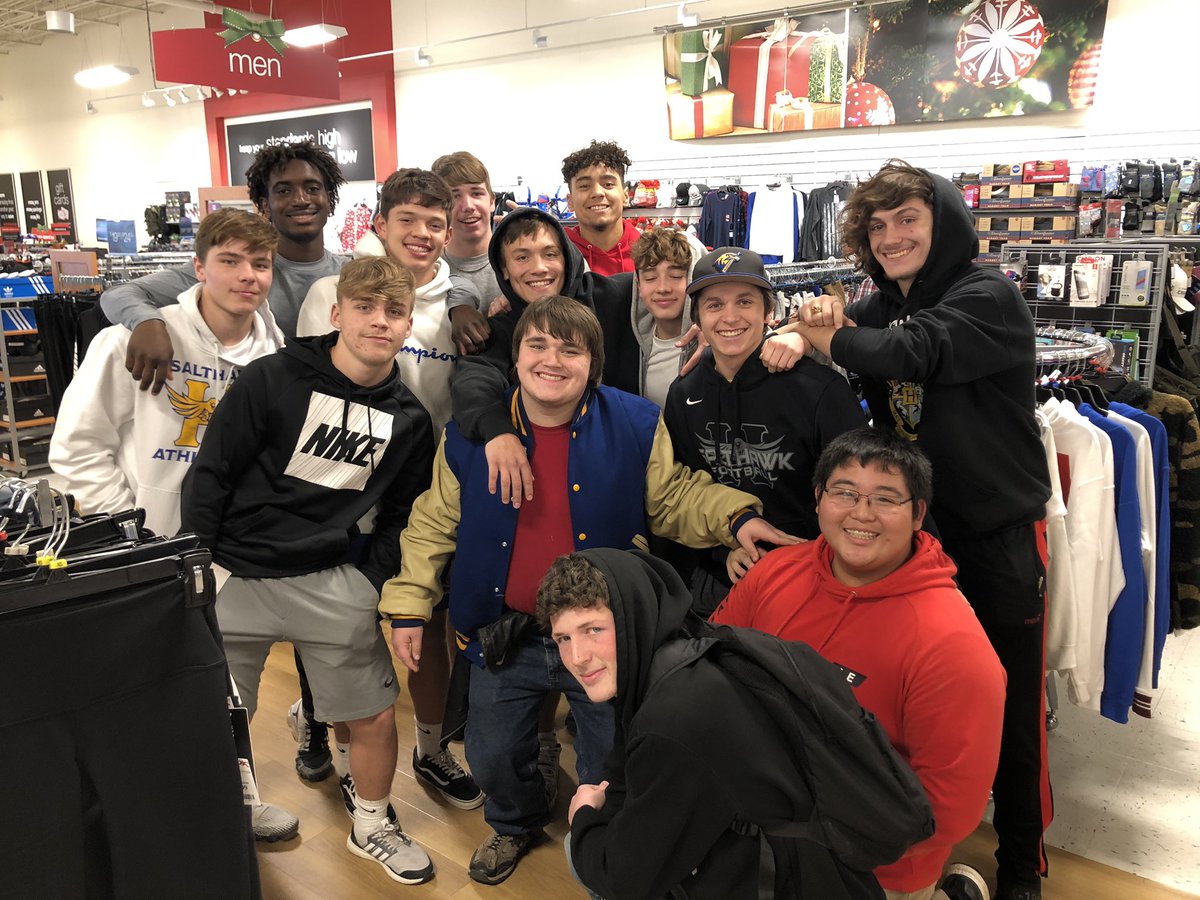 mrsmelevans32's tweet photo. When he found out one of his teammate’s family couldn’t afford the letterman jacket he wanted for Christmas, Stephen &amp; his teammates raised enough (and then some!) money to make it happen. Shopping trip is going down!

SO stinkin’ proud of these boys! #308pride #FeelGoodFriday https://t.co/uJnT3cBAFC