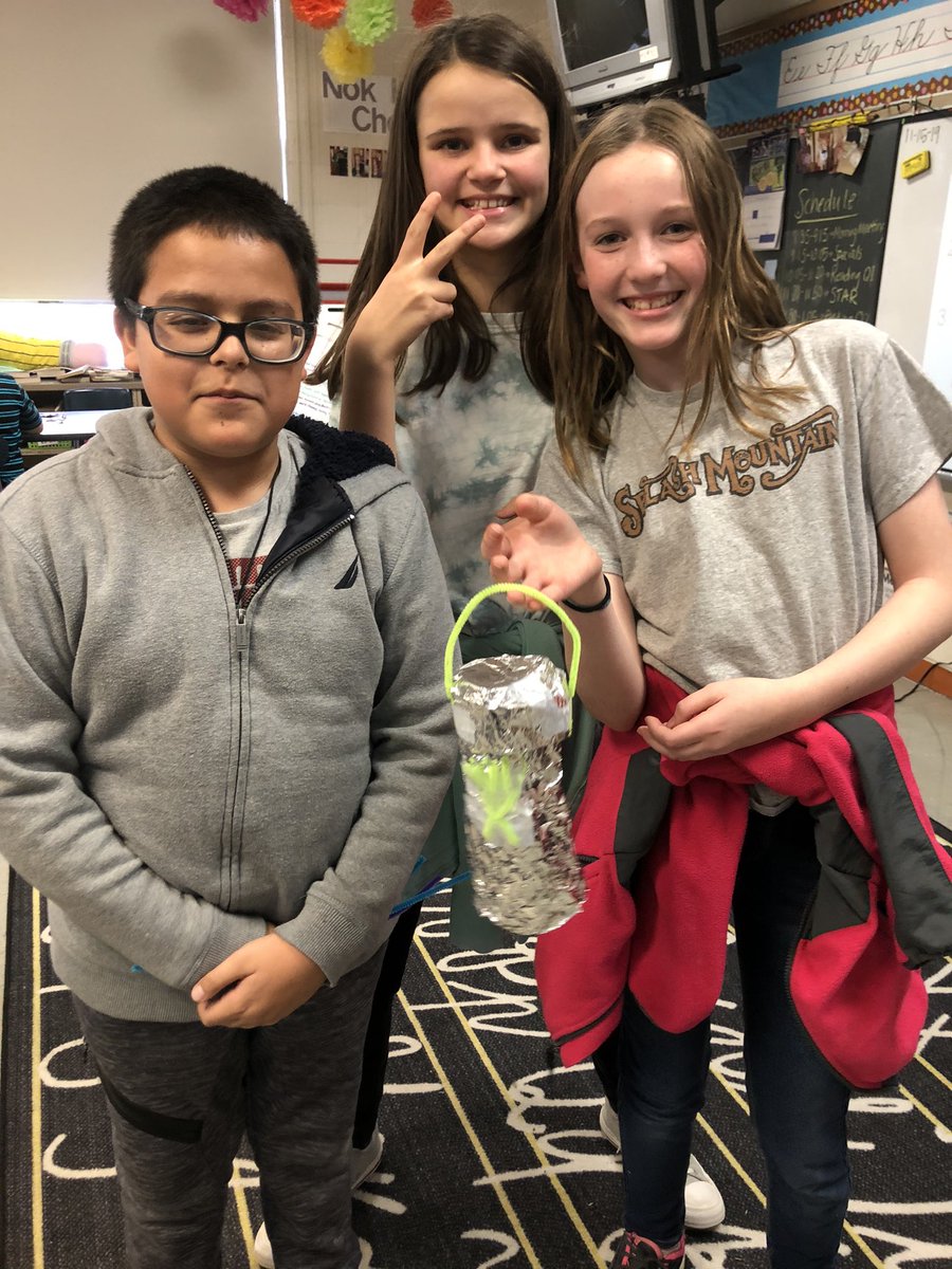 MrsQuindlen's tweet photo. What can you make with pipe cleaners and tin foil? A key ring, spaghetti and meatballs, a Hydroflask, and a pegasus/unicorn/eagle! #ClubQuindlen @KCSDGreenwood https://t.co/m8NvGExd17