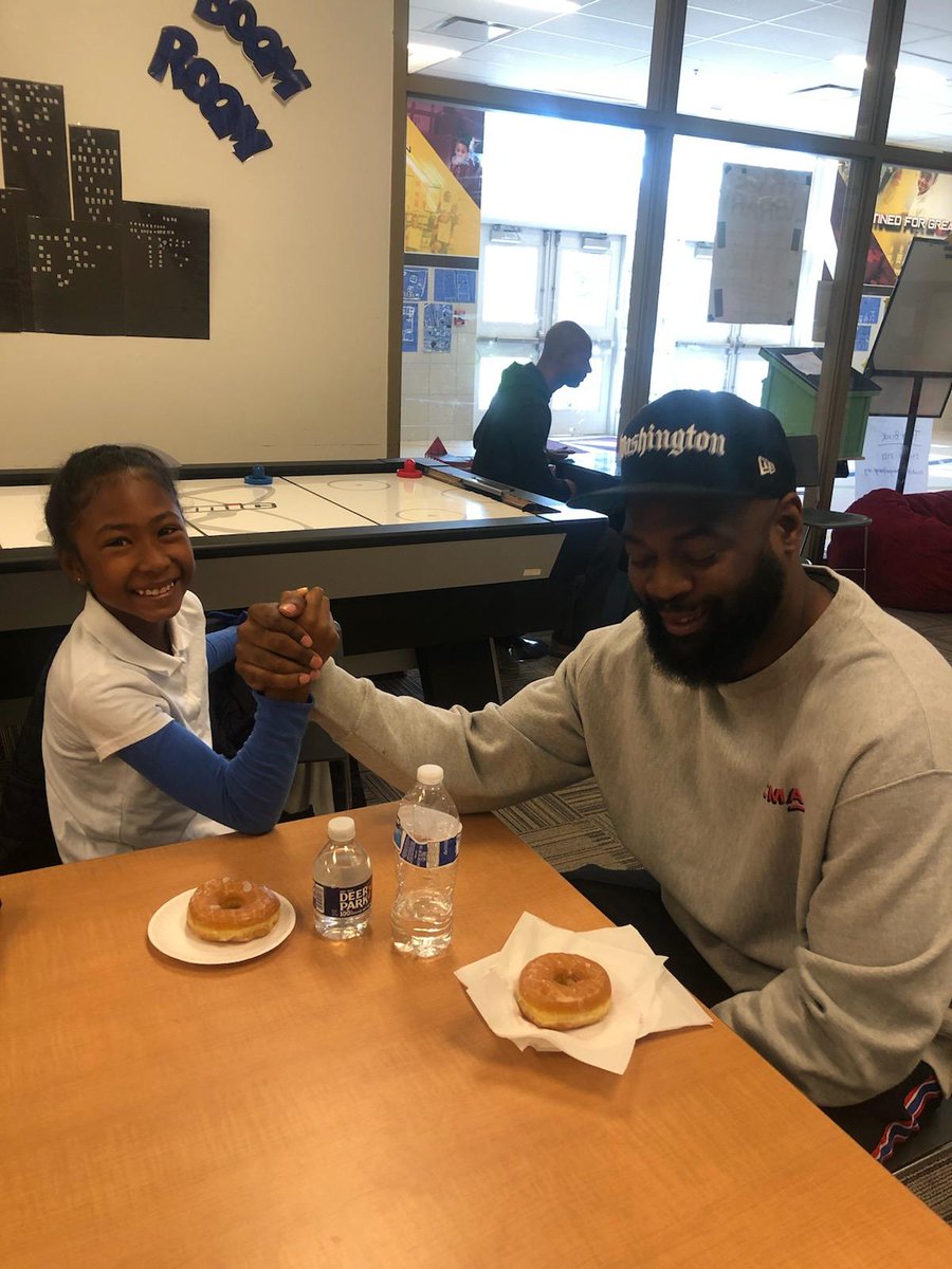 LangdonDC's tweet photo. #LangdonDC goes #DonutsforDad! Today we had our 1st annual Donuts for Dad sponsored by our Fatherhood Committee. https://t.co/phtVf1Z9BG
